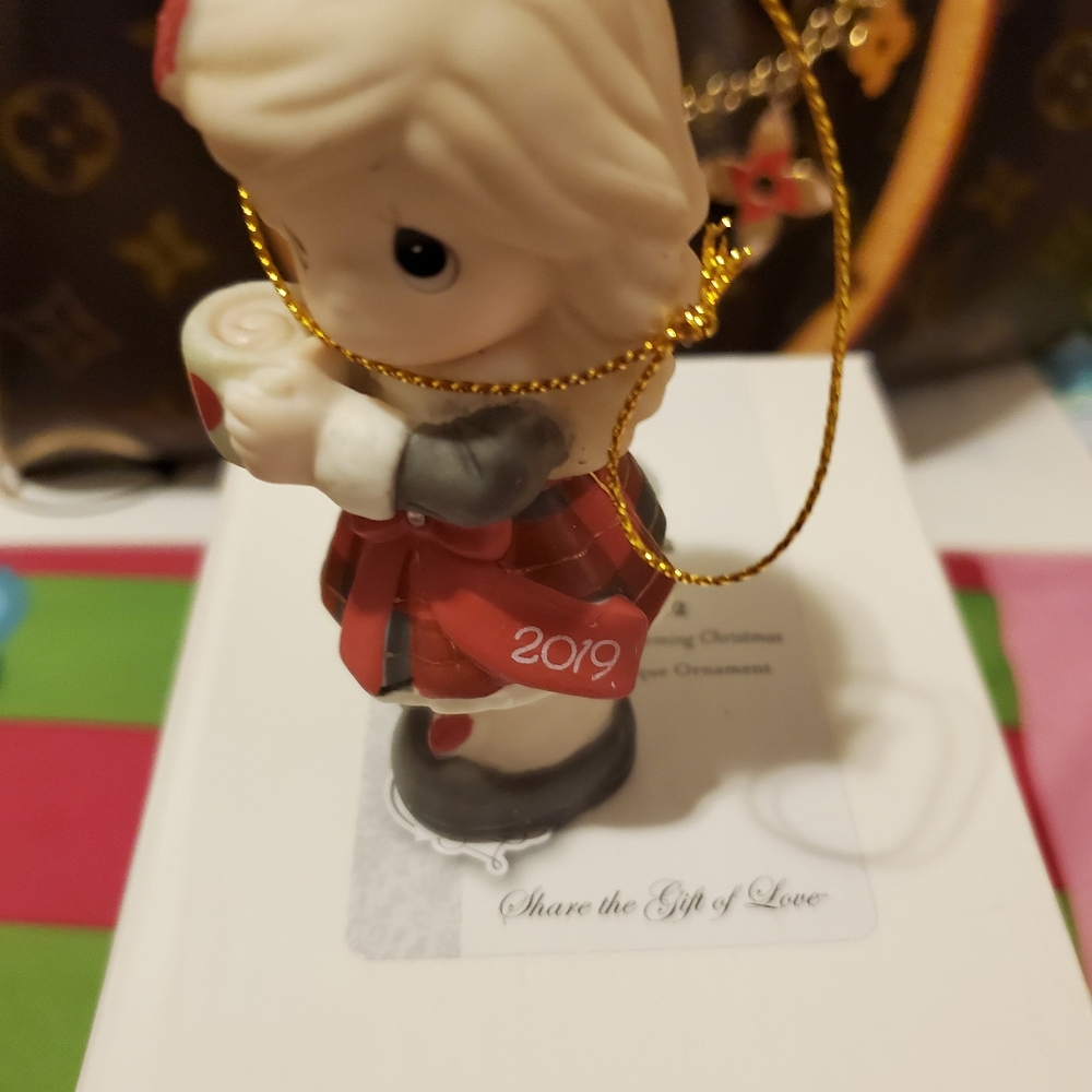 Precious Moment Share Your Heart Porcelain Ornamen